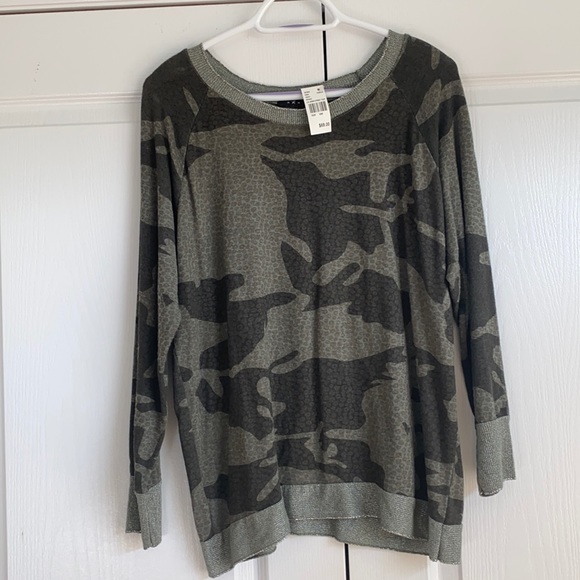 Green cameo sweater - Picture 1 of 8